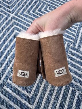 UGG Kids Chestnut Sheepskin Booties - Soft Lined Baby Boot
